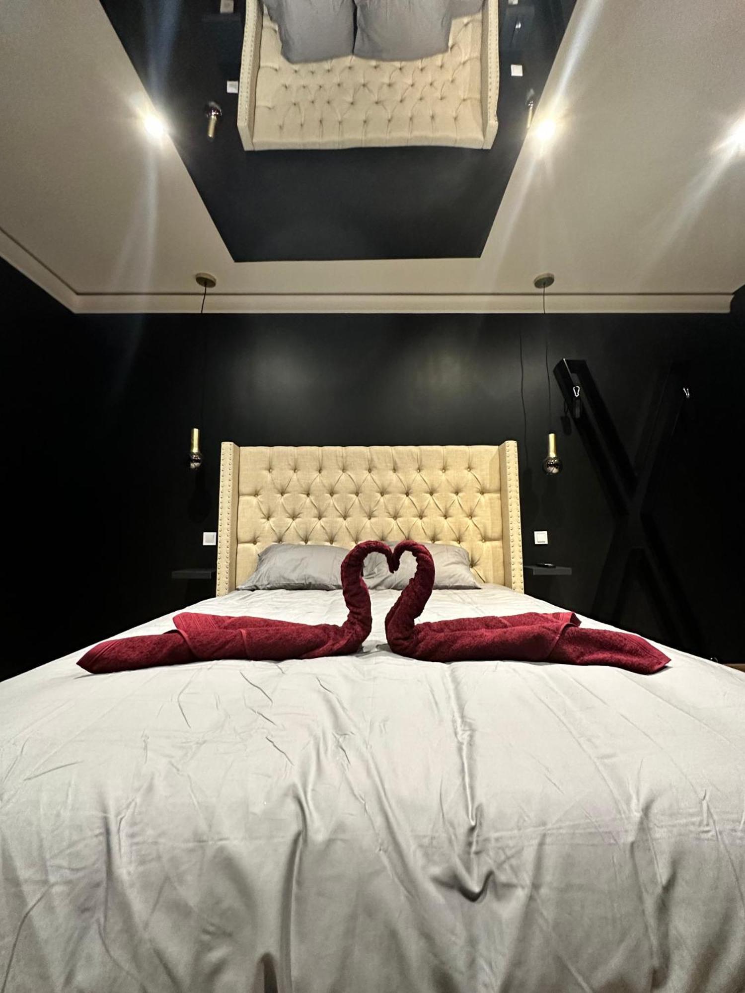 Dark Room Blois - Love Room Saint-Gervais-la-Forêt Εξωτερικό φωτογραφία